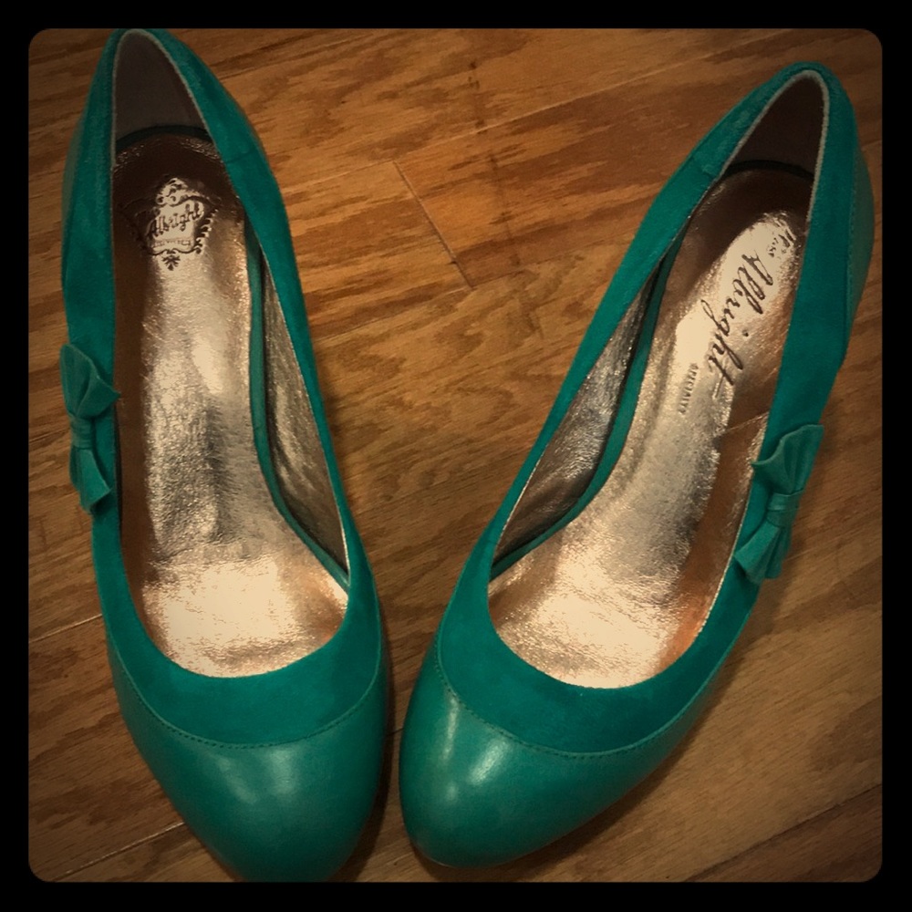 Adorable heels